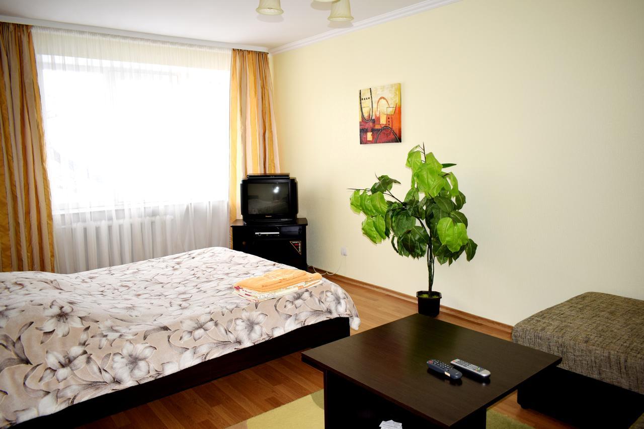 Apartment On Krushelnitskoy 73 Rivne Bagian luar foto