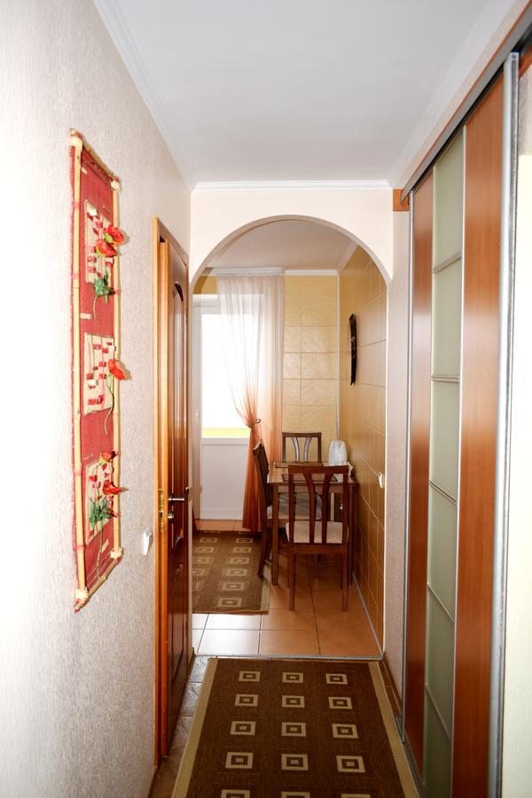 Apartment On Krushelnitskoy 73 Rivne Bagian luar foto