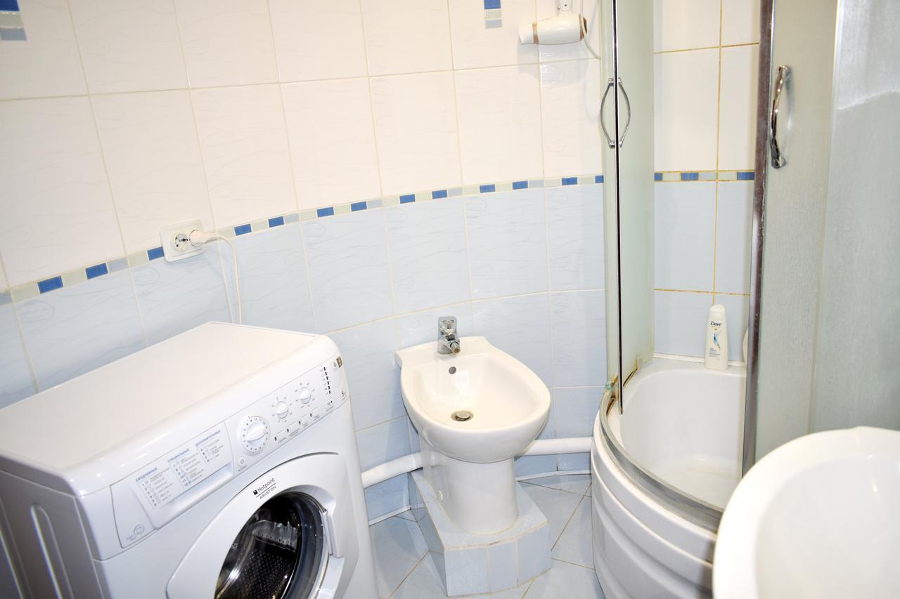 Apartment On Krushelnitskoy 73 Rivne Bagian luar foto