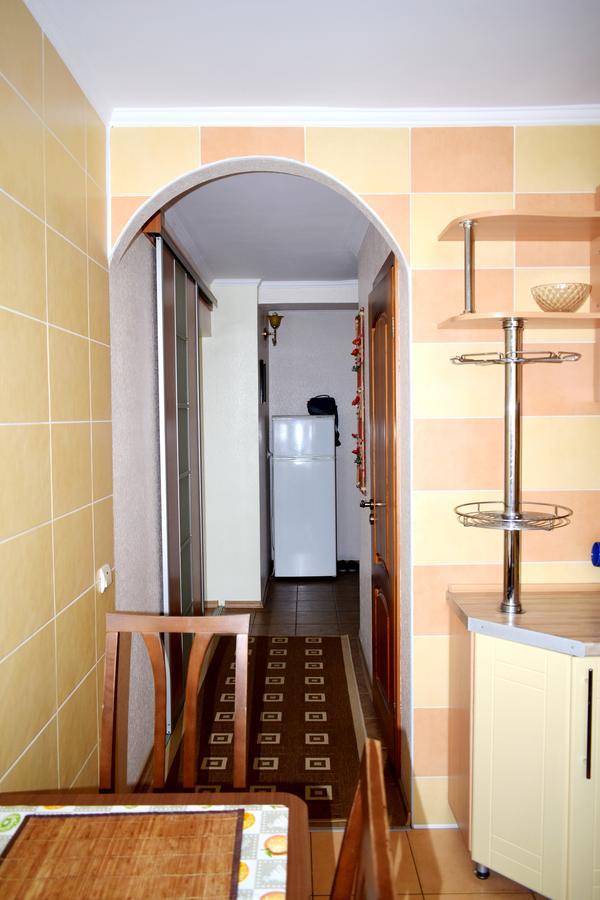 Apartment On Krushelnitskoy 73 Rivne Bagian luar foto